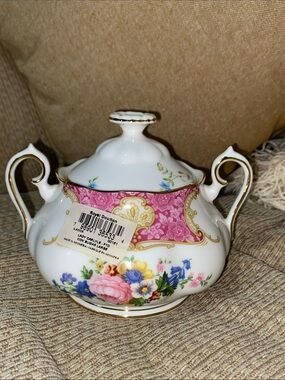 💐NWT Antique Royal Albert Lady Carlyle Bone China Sugar Bowl: 22 Carat Gold/1944